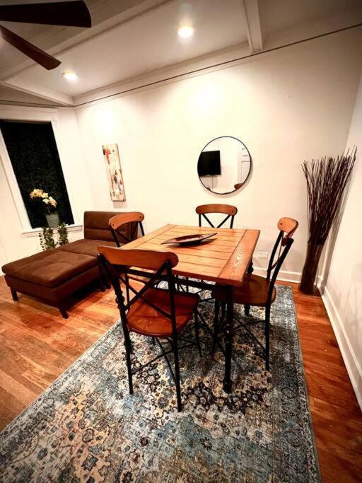 شقة Modern Vintage 2Br Walkable To Dining & Lakefront شيكاغو المظهر الخارجي الصورة