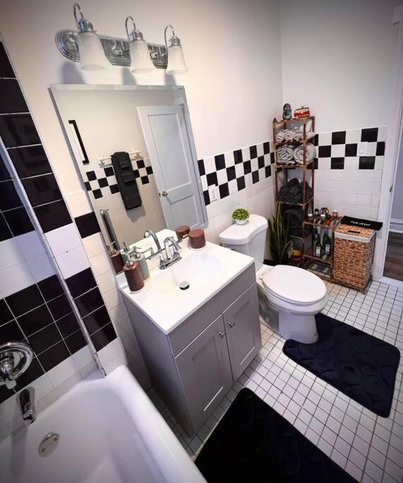 شقة Modern Vintage 2Br Walkable To Dining & Lakefront شيكاغو المظهر الخارجي الصورة